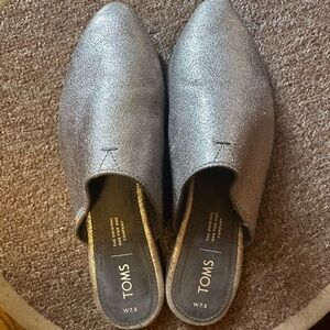 TOMS Women's Silver Glitter Slip-On Flats